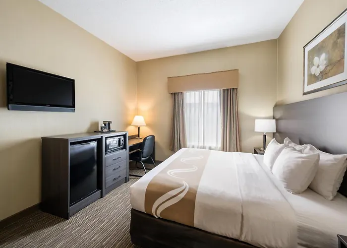 Quality Inn & Suites Fishkill South Near I-84
